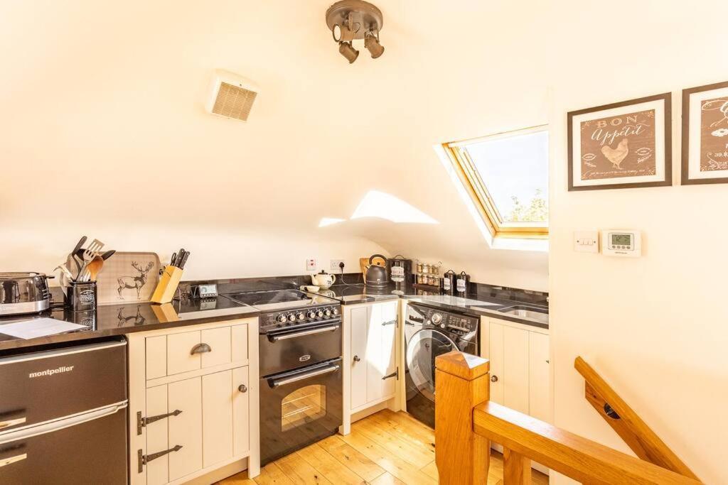 The Mews - A Cottage With A Spectacular Lake View Port Of Menteith Екстериор снимка