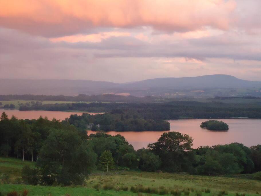 The Mews - A Cottage With A Spectacular Lake View Port Of Menteith Екстериор снимка